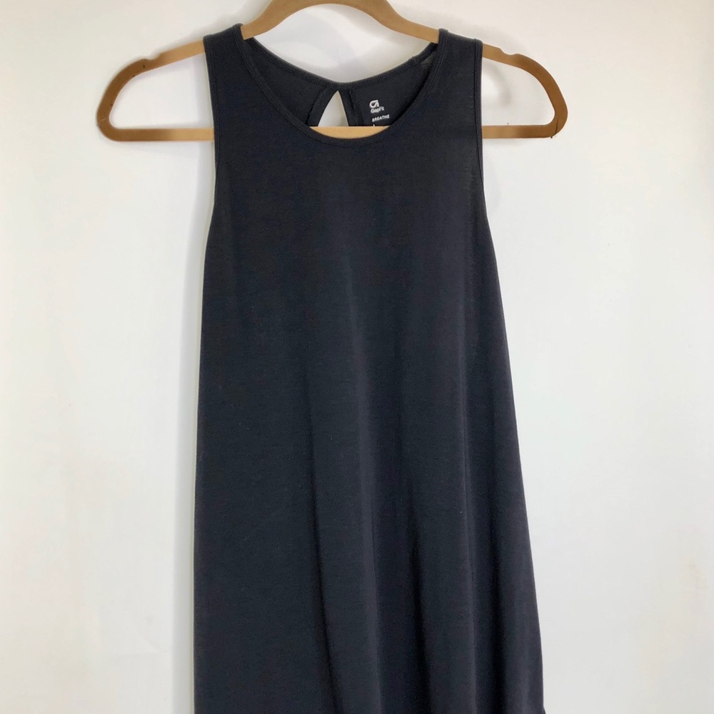 GapFit Black Workout Tank Twisted back